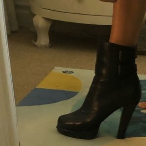 Bottega Veneta Leather Heeled Boots